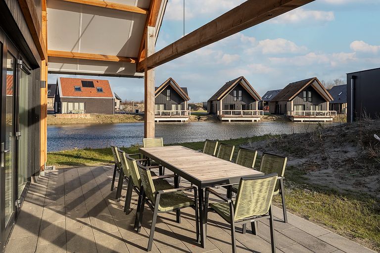 Ferienwohnung mit Blick auf das Wasser - 1