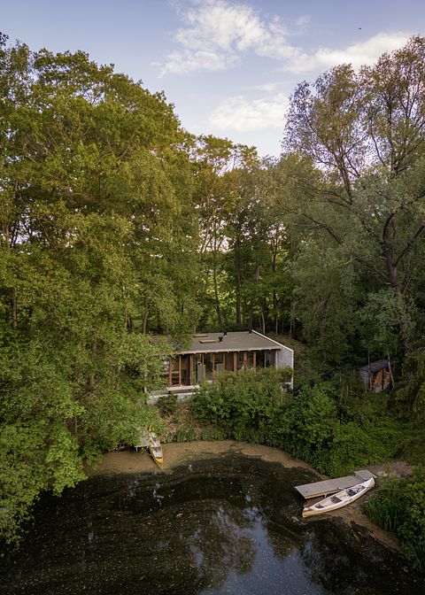 Unique lakeside holiday home with hot tub - 2