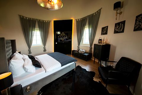 Romantic tower with wellness in the Eifel - 5