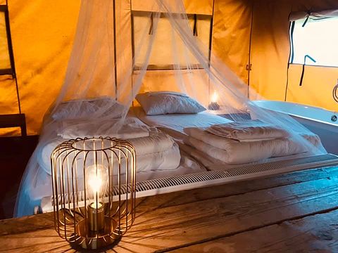 Romantische safaritent met ligbad - 3