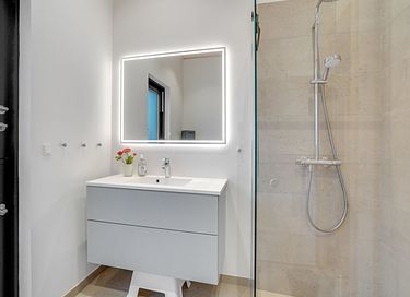 Luxe vakantiehuis met buitendouche - 23