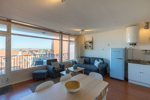Apartment with balcony right by the sea - 5