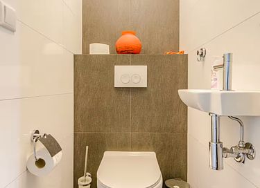 B&B suite with hot tub and sauna - 8
