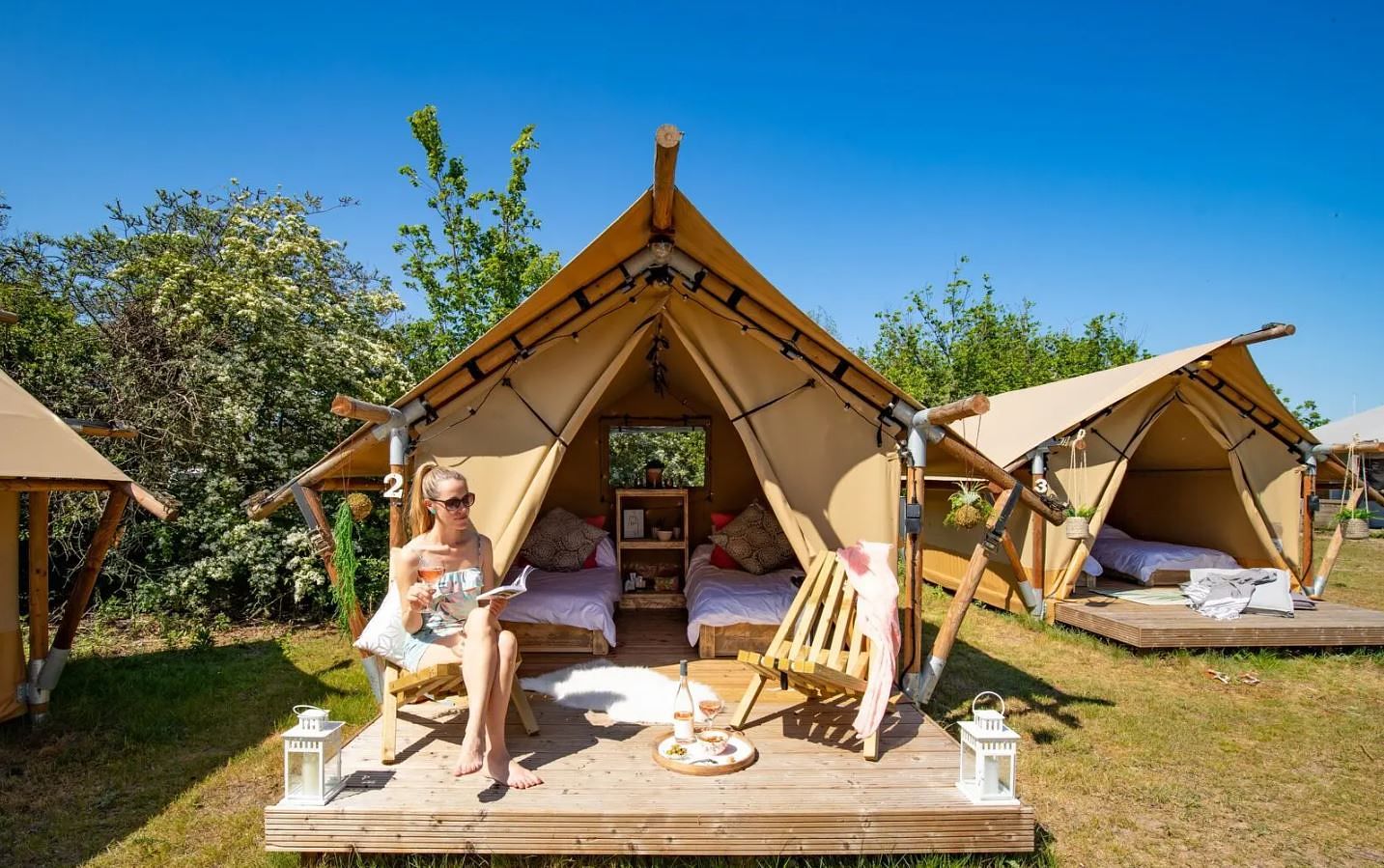 5 safari tents on the water