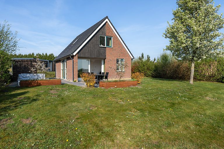 Spacious holiday home with two terraces - 1