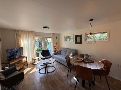 Chalet mit privatem Whirlpool auf der Veluwe - 5