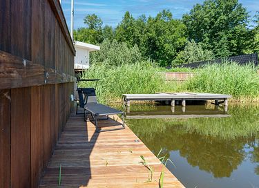 Sfeervolle villa met jacuzzi aan het water - 33