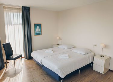 Rietgedekte villa met uitzicht over het meer - 20