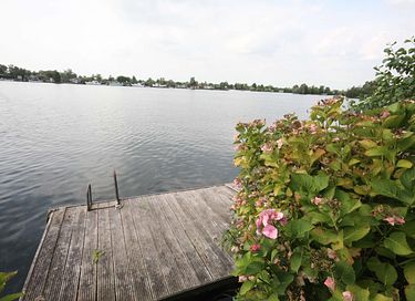 Blokhut op privé eiland met gratis motorboot - 4