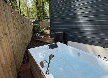 Chalet en pleine nature avec jacuzzi extérieur - 1