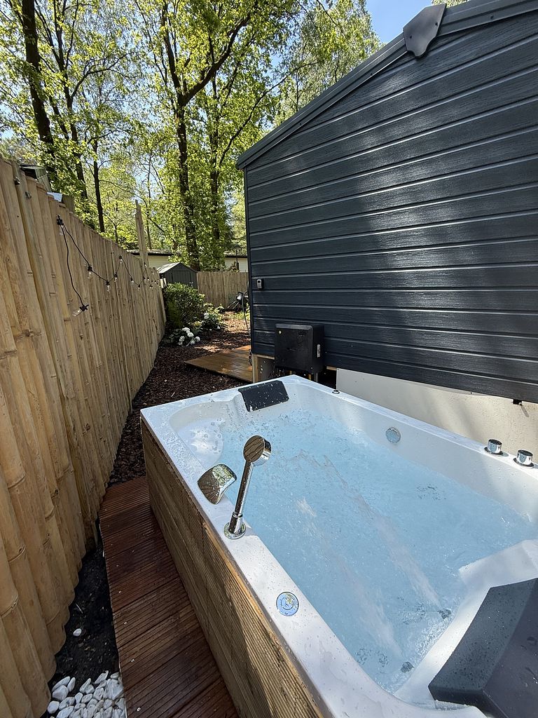 Chalet en pleine nature avec jacuzzi extérieur - 1