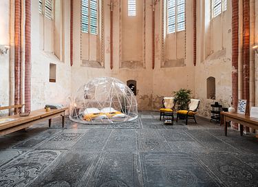 Een unieke slaapervaring in een kerk - 1