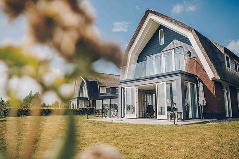 Exclusief genieten in Friesland met uitzicht - 2