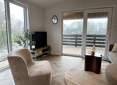 Chalet spacieux avec jardin et terrasse au bord de l'eau - 3