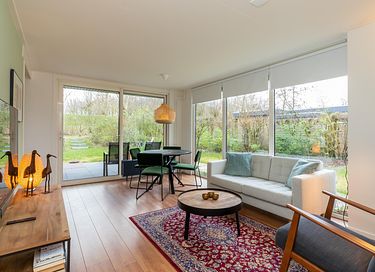 Bungalow with a covered patio in Zeeland - 7