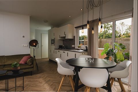 Luxe 4-persoons lodge met privé hottub - 5