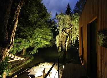 Tiny house with waterfront wellness - 18