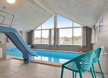 Moderne bolig med overdækket pool - 2