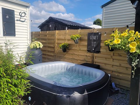 Logement de vacances avec jacuzzi au bord de l'eau - 3