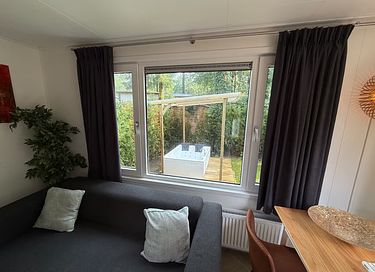 Chalet with spacious garden and jacuzzi - 4