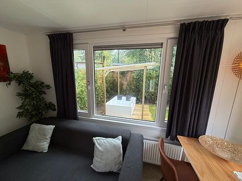 Chalet with spacious garden and jacuzzi - 4