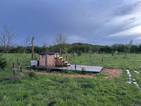 Lodge naturel dans une forêt nourricière - 3