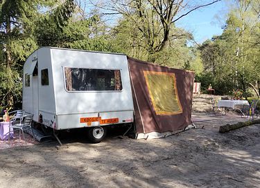 Spend the night in a vintage folding caravan - 30