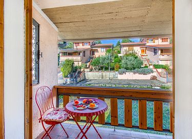 Green holiday home with terrace and views - 32