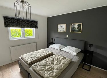 Gîte spacieux au bord d'un lac de loisirs - 10