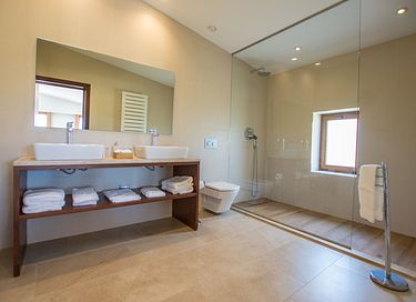 Modern en groot vakantiehuis met zwembad  - 48