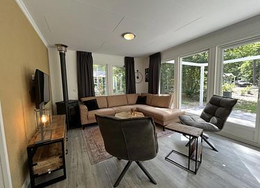 Chalet with large garden and private hot tub - 6