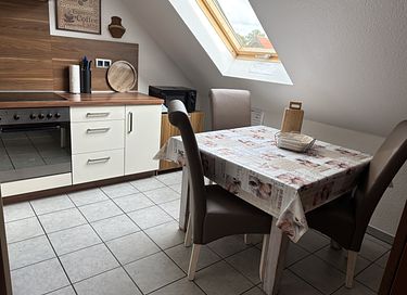 Spacious upstairs apartment in a rural setting - 5
