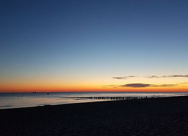 Strandhuisje op het strand bij Vlissingen - 17
