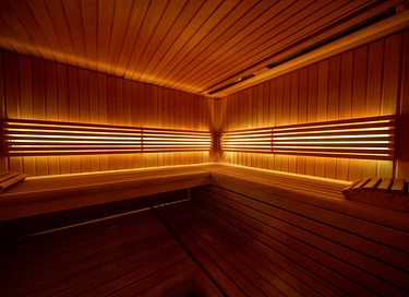 Night in a private spa with large pool - 4