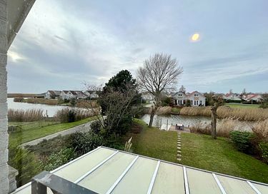 Attractive waterfront holiday home - 19