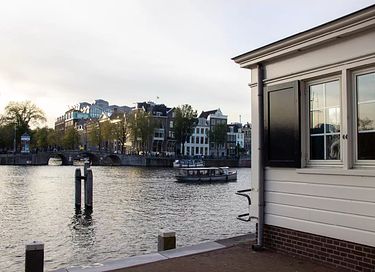 Bridge house in the center of Amsterdam - 2