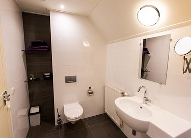 Slapen op de hooizolder van een oud koetshuis - 13