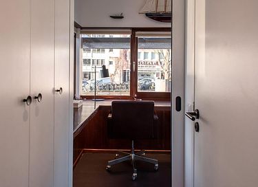 Unique cabin over the water in Amsterdam - 13