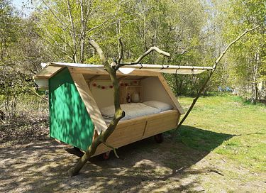Unique sleeping spot on cosy mini-campsite