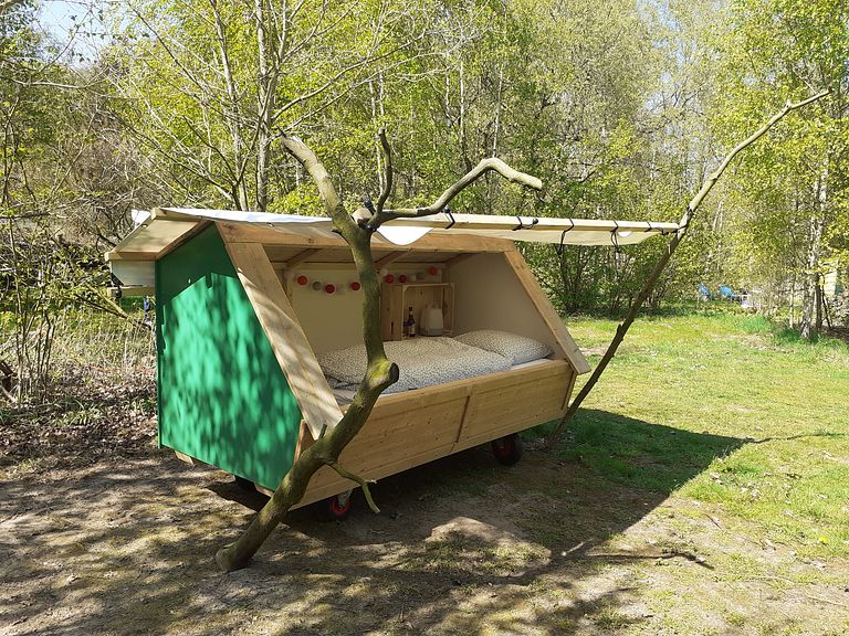 Unieke slaapunit op gezellige mini-camping - 1