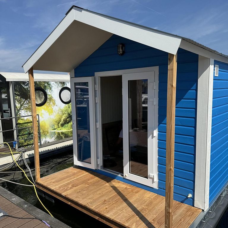 Bateau-maison confortable sur l'eau - 1