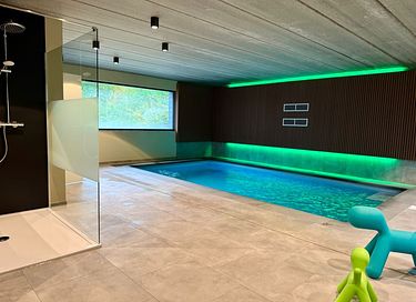 Luxuriöse Familienresidenz mit privatem Hallenbad - 2