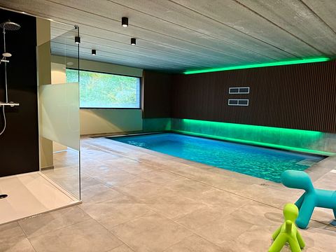 Luxuriöse Familienresidenz mit privatem Hallenbad - 2