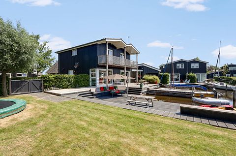 Family villa with wellness on the Sneekermeer - 3