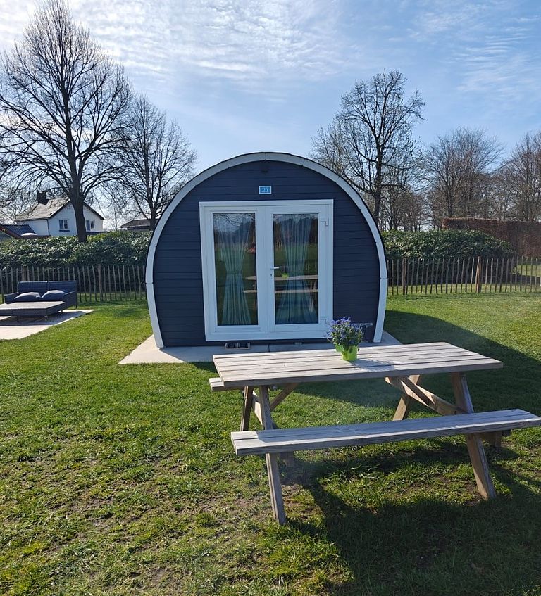 Originelle Übernachtung in einem Camping Pod - 1
