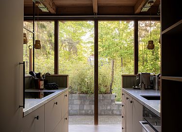Unique lakeside holiday home with hot tub - 19