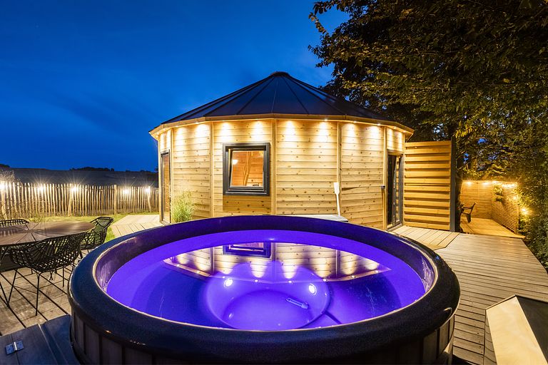 Modern yurt with complete wellness - 1