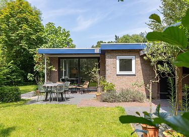 Bungalow with a covered patio in Zeeland - 1