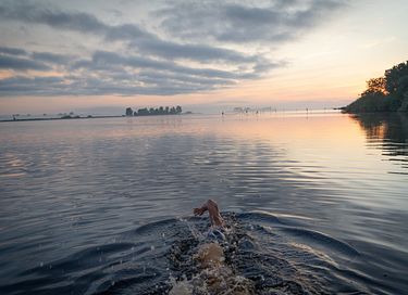 Groepslodge bij het water in Friesland - 37