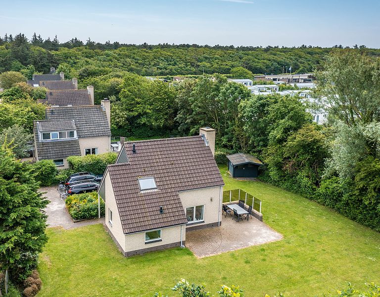 Luxury home with spacious garden on Texel - 1